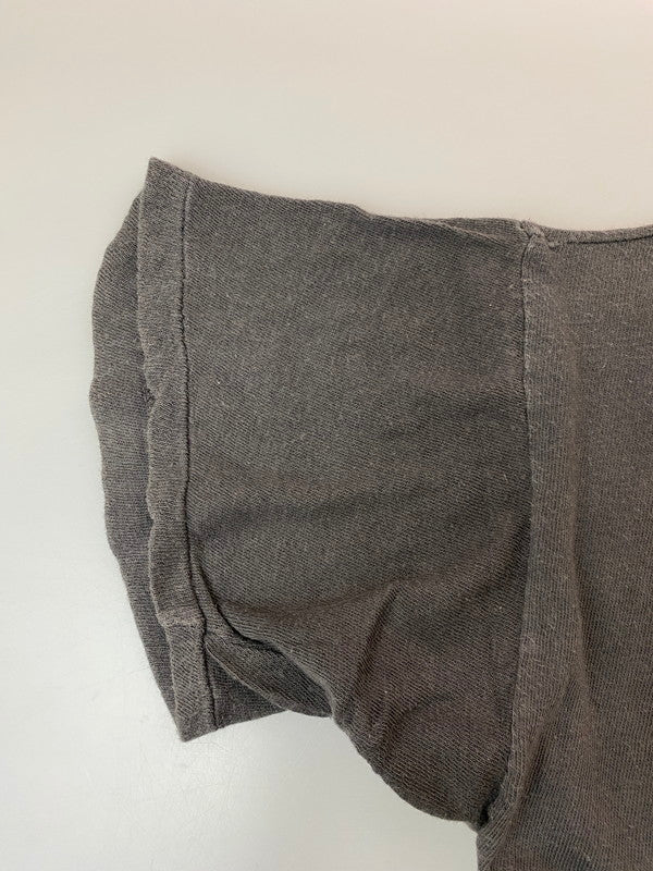 【現状渡し品】【メンズ】 MUSTACHE RIDES PRINT TEE ムスタッシュ プリント Tシャツ メンズ トップス 146-250620-em-31-min サイズ：XL カラー：ダークグレー 万代Net店