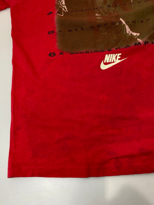 【中古品】【メンズ】 NIKE ナイキ JORDAN PRINT TEE 90'S ジョーダン プリント Tシャツ メンズ トップス 146-250620-em-29-min サイズ：XL カラー：レッド系 万代Net店