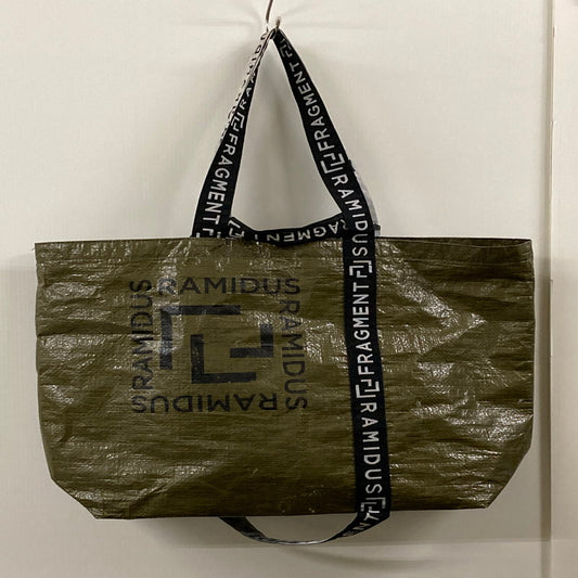 【現状渡し品】【メンズ】 CARHARTT WIP×RAMIDUS カーハート ダブリューアイピー × ラミダス TOTE BAG トートバッグ カバン 鞄 エコバッグ 188-250705-cn-9-min カラー：ダークオリーブグリーン 万代Net店