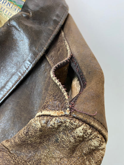 【現状渡し品】【メンズ】 CALIFORNIAN PONY HIDE カリフォルニアン ホース ハイド 50S LEATHER JACKET レザー ジャケット 50年代 メンズ アウター ヴィンテージ 146-250627-em-12-min カラー：ブラウン 万代Net店