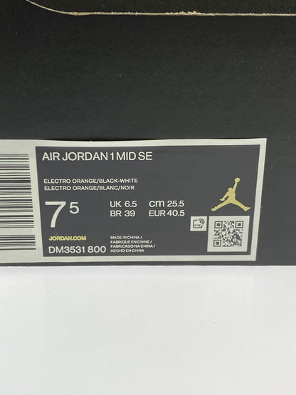 【中古美品】【メンズ】 NIKE ナイキ AIR JORDAN MID DM3531-800 ナイキ エアジョーダン1 ミッド スニーカー メンズ 靴 160-250629-em-07-min サイズ：25.5cm カラー：ORANGE WHITE 万代Net店