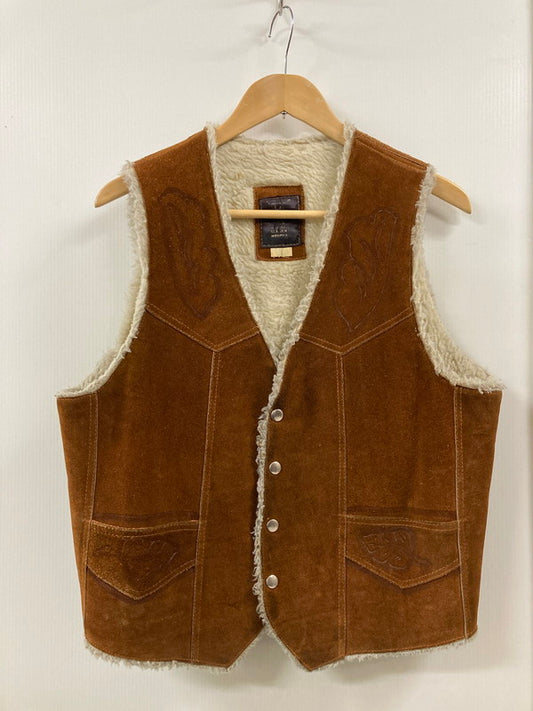 【現状渡し品】【メンズ】 LORD CALVERT ロード キャルバート CARVING LEATHER VEST カービングレザージャケット 146-250706-ks-14-min サイズ：不明 カラー：ブラウン 万代Net店