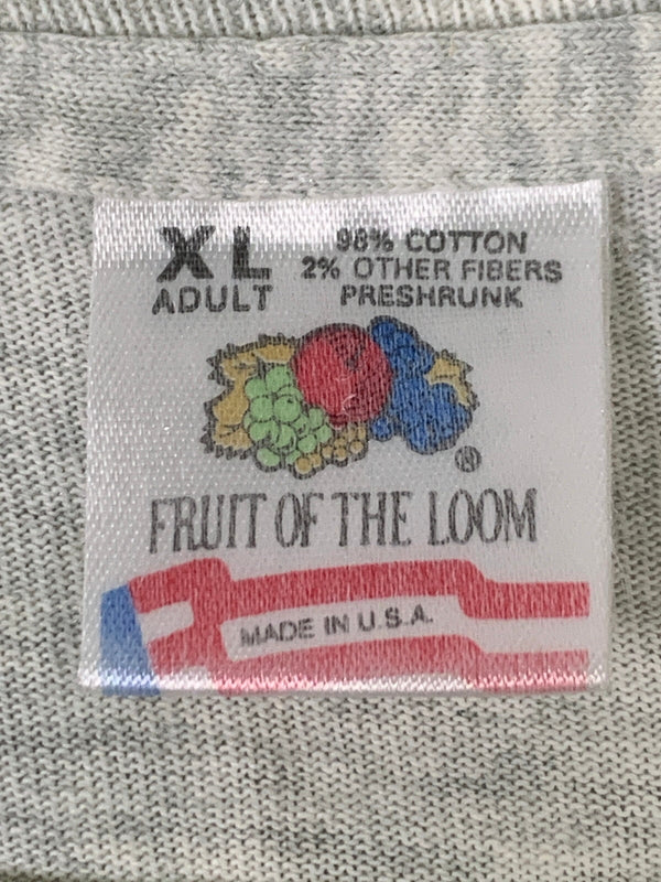 【現状渡し品】【メンズ】 FRUIT OF THE LOOM フルーツオブザルーム 90S NEBRASKA FOOTBALL TEAM PRINT TEE 半袖Tシャツ ショートスリーブ 146-260718-AS-27-min サイズ：XL カラー：グレー 万代Net店