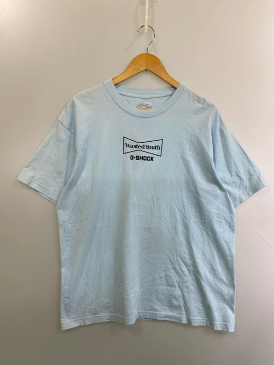 【中古品】【ボーイズ】 WASTED YOUTH ウェイステッド ユース x G-SHOCK ジーショック SS T-SHIRT Tシャツ トップス 142-250710-ks-13-min サイズ：XL カラー：ライトブルー 万代Net店