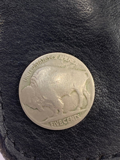 【中古品】【メンズ/レディース】 KELLY'S LEATHER ケリーズ レザー コンチョ付き二つ折財布 メンズ ウォレット 201-250723-em-05-min カラー：ブラック 万代Net店