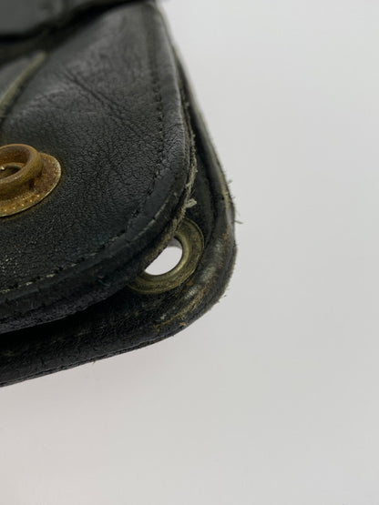 【中古品】【メンズ/レディース】 KELLY'S LEATHER ケリーズ レザー コンチョ付き二つ折財布 メンズ ウォレット 201-250723-em-05-min カラー：ブラック 万代Net店