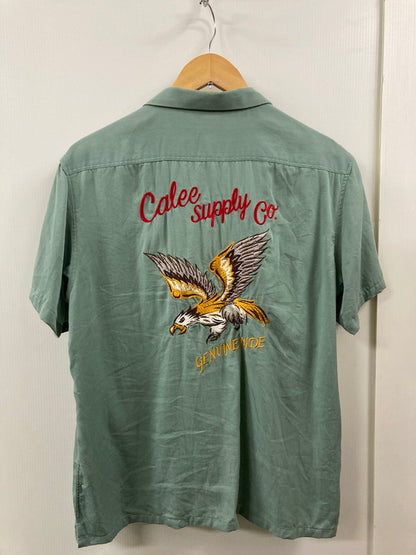 【中古品】【メンズ】 CALEE キャリー CALEE SUPPLY CO. サプライ コー 鷹 刺繍 RAYON S S SHIRT レーヨン 半袖 シャツ メンズ トップス 142-250725-em-07-min サイズ：L カラー：オリーブグリーン 万代Net店