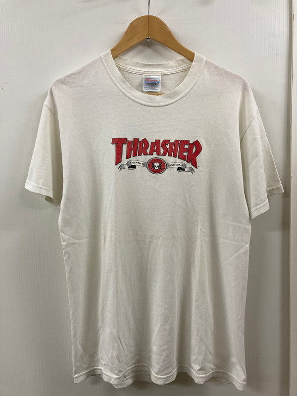 【現状渡し品】【メンズ】 THRASHER スラッシャー 20ANNIVERSARY TEE 2001年製 ２０周年 アニバーサリー Tシャツ トップス 半袖 メンズ 146-250728-em-03-min サイズ：M カラー：ホワイト 万代Net店