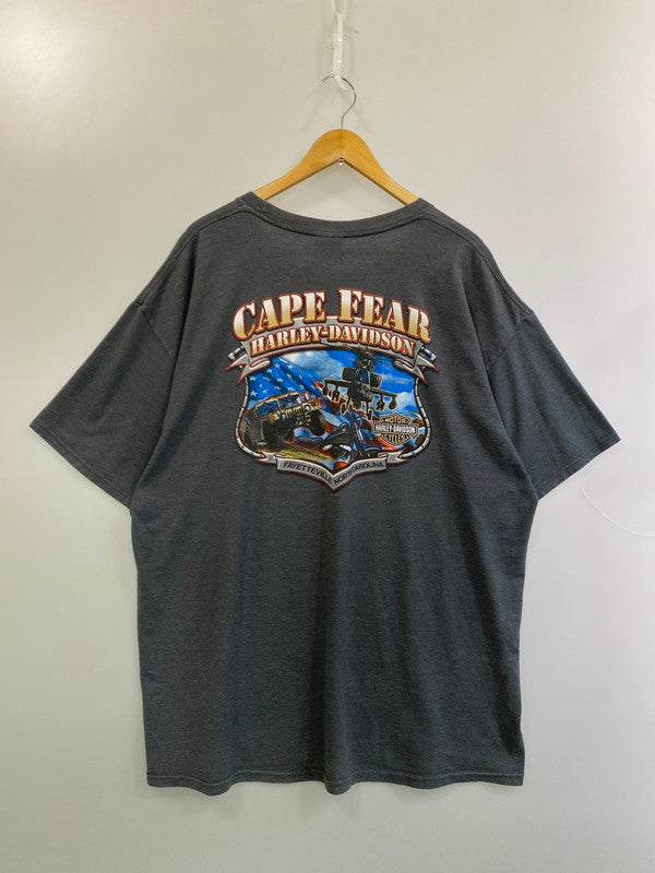 【現状渡し品】【メンズ】 HARLEY DAVIDSON ハーレーダビッドソン CAPE FEAR SS PRINT TEE ショートスリーブ 146-250729-AS-37-min カラー：グレー 万代Net店