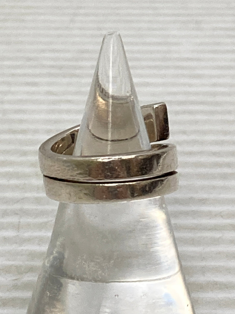 【中古品】【レディース】 GUCCI グッチ SNAKE SPIRAL RING リング 指輪 アクセサリー 182-250808-yn-07-min カラー：シルバー 万代Net店