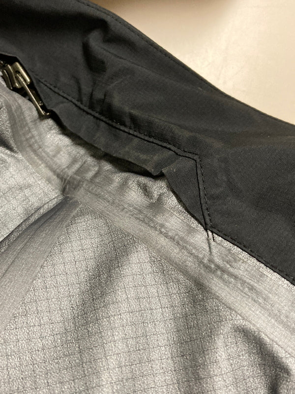 【中古品】【メンズ】 ACRONYM アクロニウム GORE-TEX PRO JACKET J96-GT ゴアテック プロ ジャケット アウター 141-250805-jt-30-min サイズ：S カラー：ブラック 万代Net店