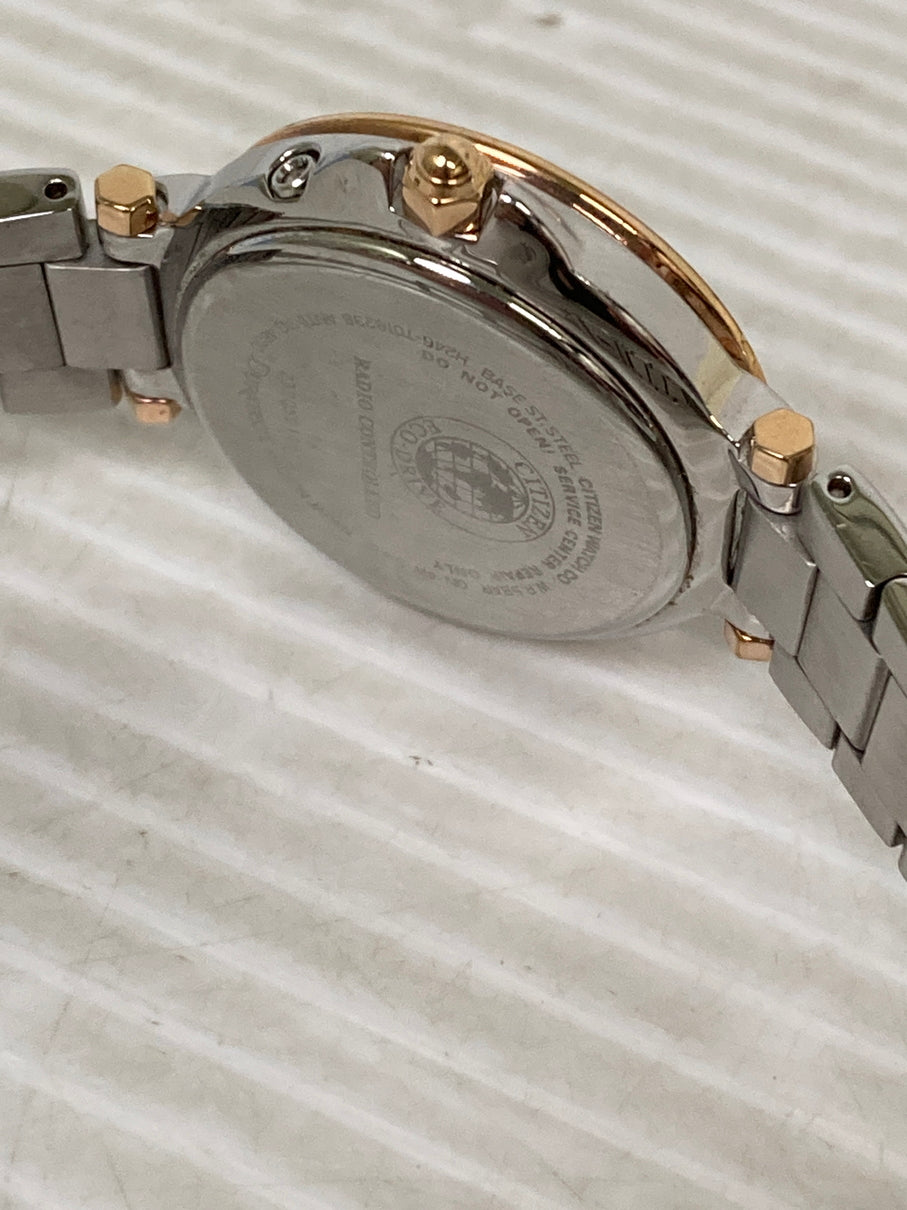 【中古品】【レディース】 CITIZEN シチズン XC H240-TO18238 クロスシー 電波時計 腕時計 197-250809-yn-01-min カラー：ベルト：シルバー、ゴールド/文字盤：ピンク 万代Net店