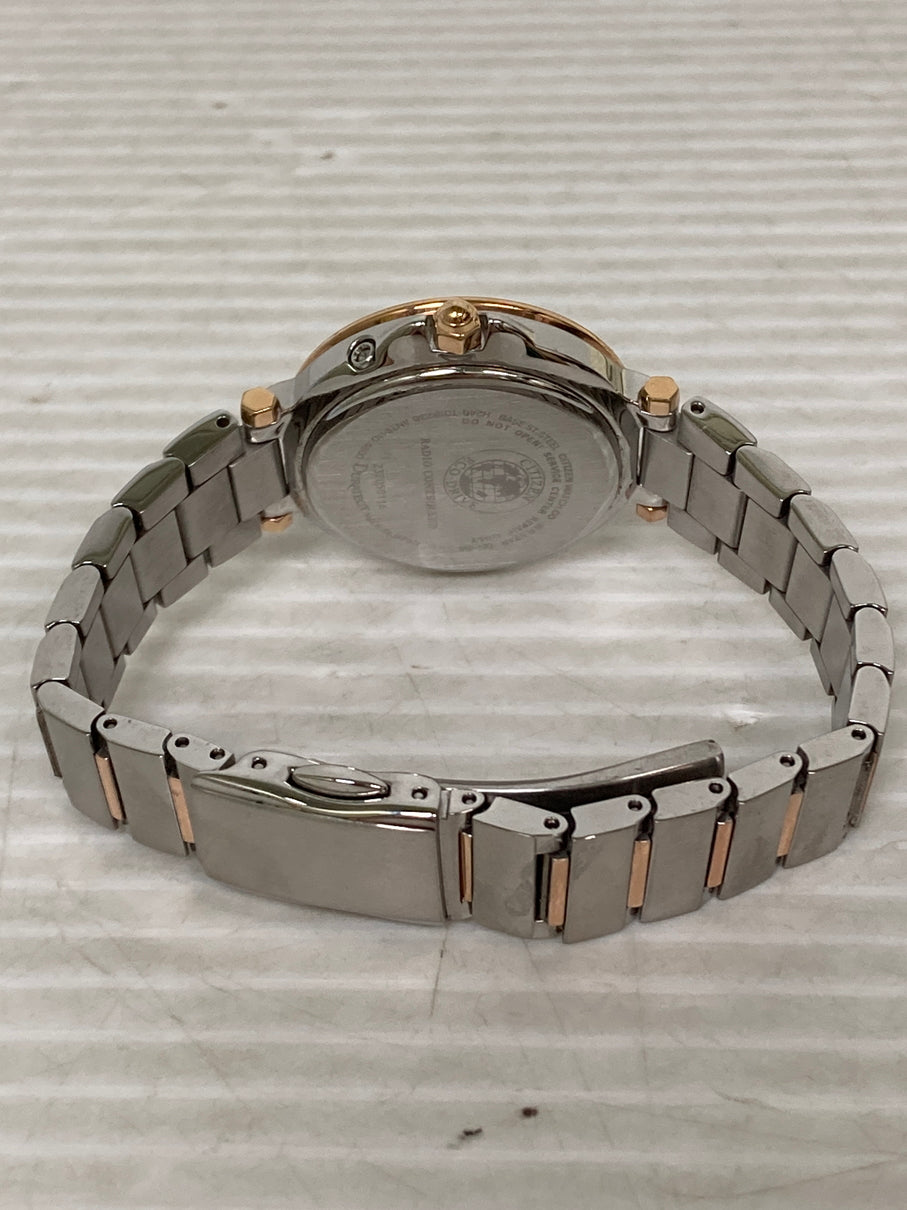 【中古品】【レディース】 CITIZEN シチズン XC H240-TO18238 クロスシー 電波時計 腕時計 197-250809-yn-01-min カラー：ベルト：シルバー、ゴールド/文字盤：ピンク 万代Net店