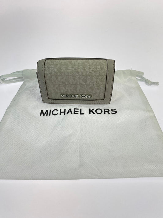 【中古品】【レディース】 Michael Kors マイケルコース 35F3STVP5V 日本限定 JET SET TRAVEL キーケース スモール - MKシグネチャー 201-250821-ks-19-min カラー：グレー 万代Net店
