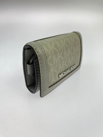 【中古品】【レディース】 Michael Kors マイケルコース 35F3STVP5V 日本限定 JET SET TRAVEL キーケース スモール - MKシグネチャー 201-250821-ks-19-min カラー：グレー 万代Net店