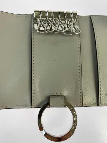 【中古品】【レディース】 Michael Kors マイケルコース 35F3STVP5V 日本限定 JET SET TRAVEL キーケース スモール - MKシグネチャー 201-250821-ks-19-min カラー：グレー 万代Net店