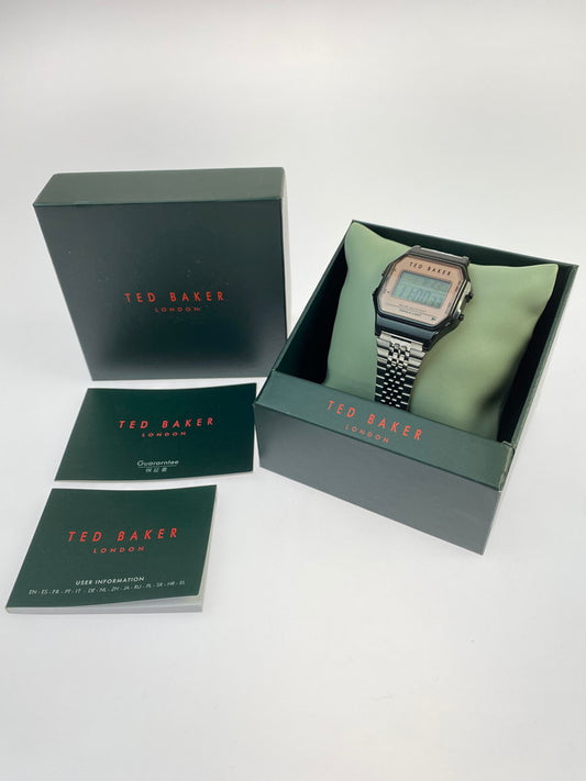 【中古品】【メンズ】 TED BAKER LONDON テッドベーカーロンドン BKP80S201 TED 80’ デジタル クオーツ腕時計 198-250824-AS-19-min カラー：ブラック/シルバー ピンク文字盤 万代Net店
