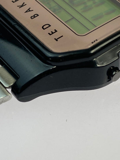 【中古品】【メンズ】 TED BAKER LONDON テッドベーカーロンドン BKP80S201 TED 80’ デジタル クオーツ腕時計 198-250824-AS-19-min カラー：ブラック/シルバー ピンク文字盤 万代Net店