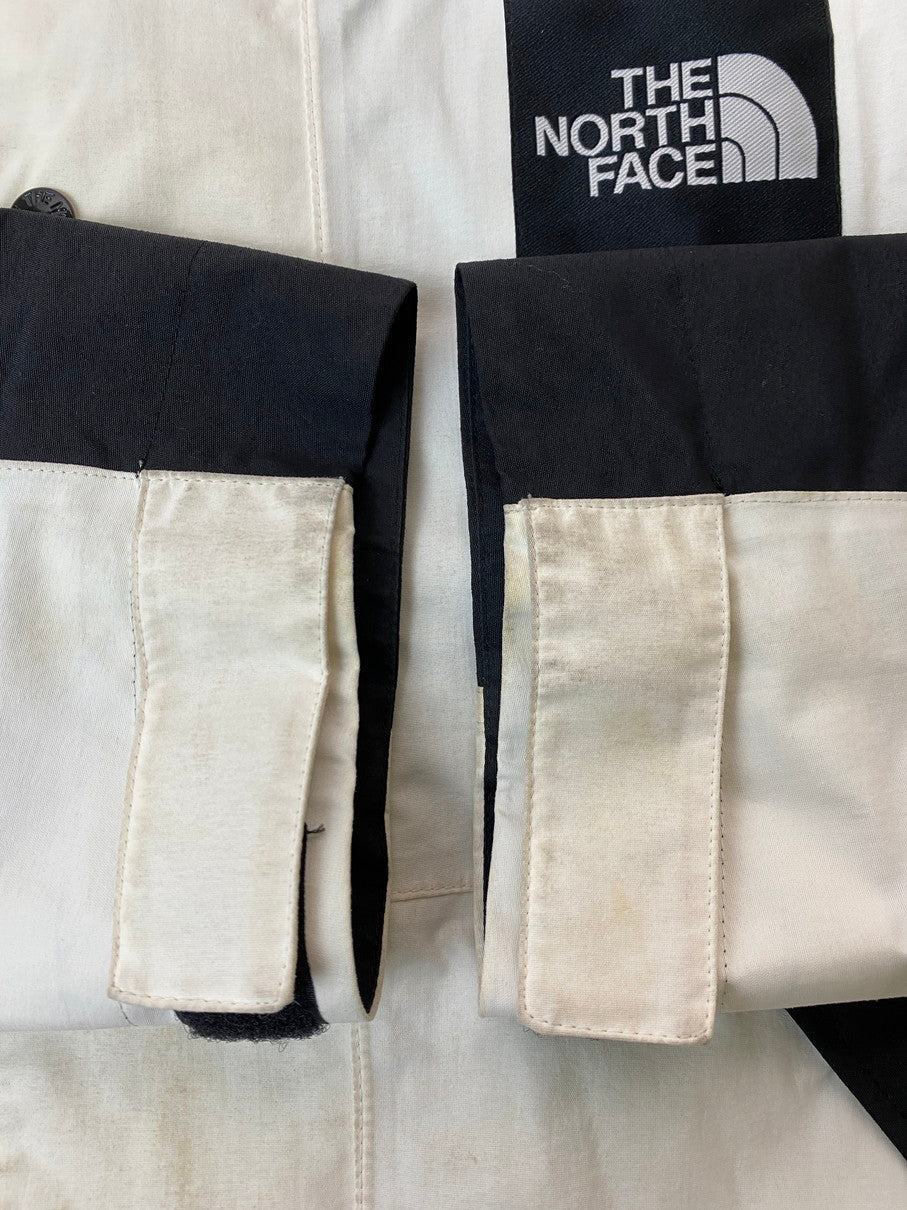 【中古品】【メンズ】 THE NORTH FACE ザ・ノースフェイス GORE-TEX RAGE GTX SHELL JACKET WHITE×BLACK NP11961 ゴアテックス ラージ シェル ジャケット メンズ アウター 144-250926-em-34-min サイズ：M カラー：ホワイト/ブラック 万代Net店