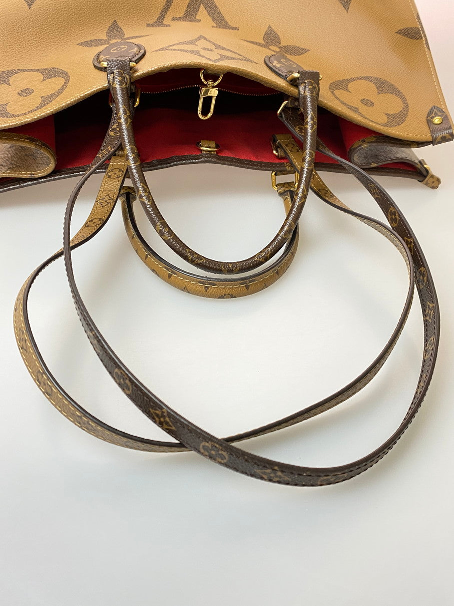 【中古品】【メンズ/レディース】 LOUIS VUITTON ルイ・ヴィトン モノグラム ジャイアント リバース オンザゴーGM M45320 ショルダー バッグ RFID確認済 179-250822-em-29-min カラー：ブラウン系（モノグラム） 万代Net店