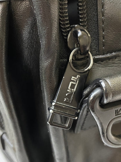 【中古品】【メンズ】 TUMI トゥミ エクスパンダブル レザー ブラック ビジネスバッグ 9614DH 鞄 カバン 188-250822-em-52-min カラー：ブラック 万代Net店
