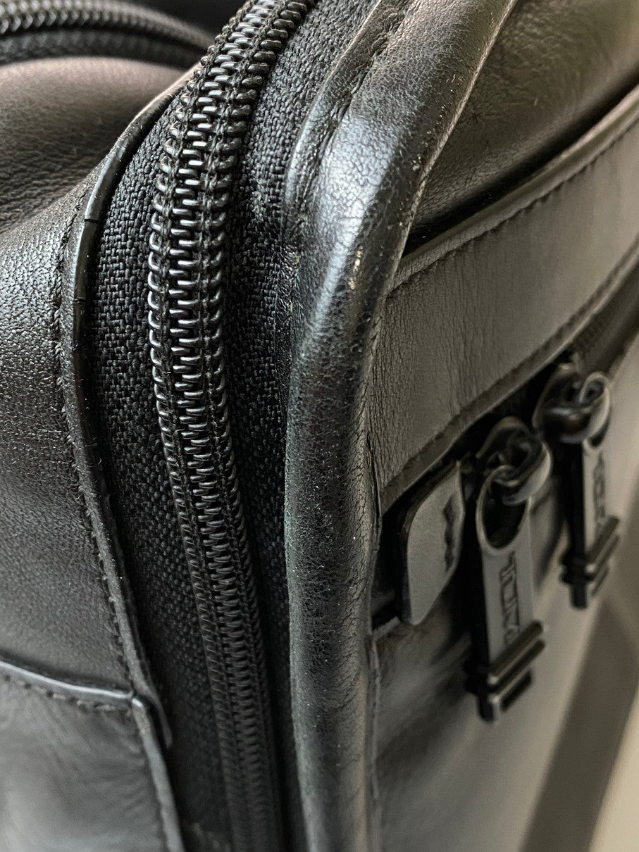 【中古品】【メンズ】 TUMI トゥミ エクスパンダブル レザー ブラック ビジネスバッグ 9614DH 鞄 カバン 188-250822-em-52-min カラー：ブラック 万代Net店