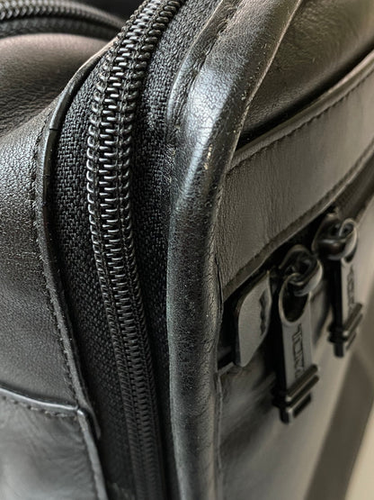 【中古品】【メンズ】 TUMI トゥミ エクスパンダブル レザー ブラック ビジネスバッグ 9614DH 鞄 カバン 188-250822-em-52-min カラー：ブラック 万代Net店