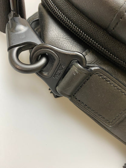 【中古品】【メンズ】 TUMI トゥミ エクスパンダブル レザー ブラック ビジネスバッグ 9614DH 鞄 カバン 188-250822-em-52-min カラー：ブラック 万代Net店