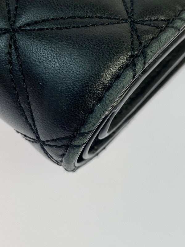 【中古品】【メンズ/レディース】 Kate Spade ケイトスペード KG424 V9M MEDIUM COMPARTMENT BIFOLD WALLET 財布 200-250821-ks-15-min カラー：ブラック 万代Net店