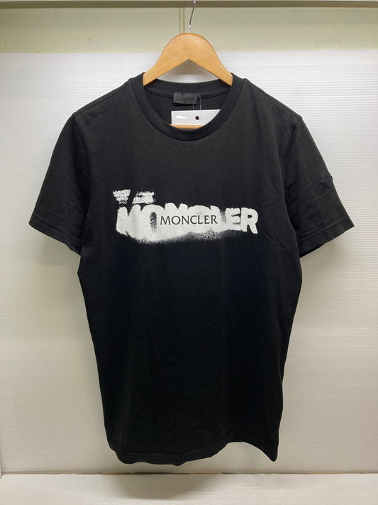 【中古品】【メンズ】 MONCLER モンクレール 2025年秋冬 SPRAY LOGO PRINT SS CREW K20918C00010 89AUG スプレー ロゴ プリント 半袖クルーＴシャツ トップス 141-250819-jt-23-min サイズ：M カラー：ブラック 万代Net店