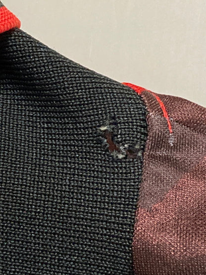 【現状渡し品】【メンズ】 ACMIRANN ACミラン 1995 HOME UNIFORM ホーム ユニホーム トップス Ｔシャツ メンズ サッカー スポーツ 146-250822-em-02-min カラー：レッド/ブラック（ストライプ） 万代Net店