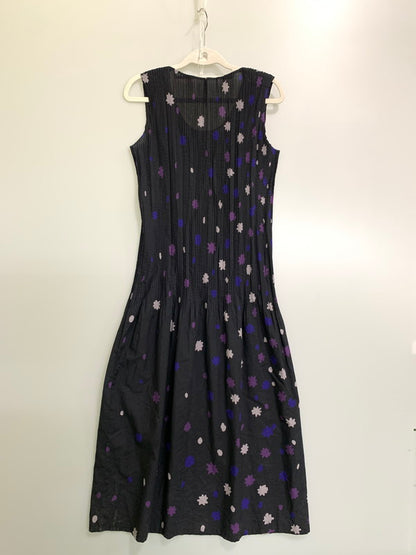 【中古品】【レディース】 ISSEY MIYAKE イッセイミヤケ NS プリーツロングワンピース IM24FH927 銀タグ レディース ノースリーブ 168-250829-em-44-min サイズ：1 カラー：ブラック 万代Net店