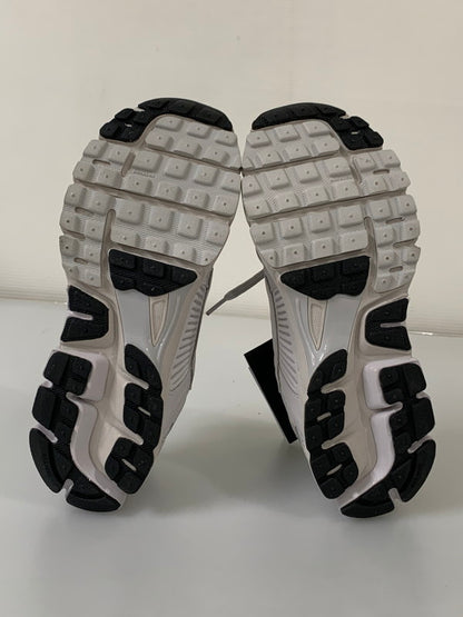 【中古品】【メンズ】 NIKE ナイキ FQ7079-100 WOMEN'S ZOOM VOMERO5 1WHITE BLACK SAIL BUST GRAY 靴 シューズ スニーカー 160-250831-AS-32-min サイズ：27.0cm カラー：グレー 万代Net店