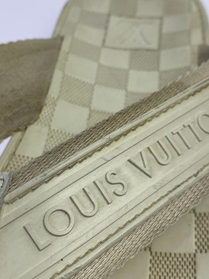 【現状渡し品】【メンズ】 LOUIS VUITTON ルイ・ヴィトン ダミエ トング ラバー ビーチサンダル FD0094 メンズ サンダル 183-250914-em-61-min サイズ：7 カラー：ホワイト系 万代Net店