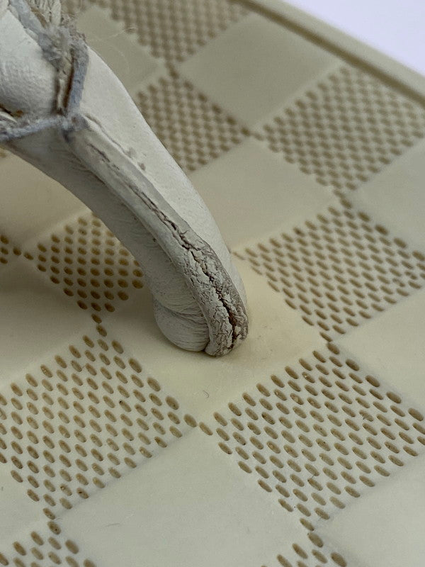 【現状渡し品】【メンズ】 LOUIS VUITTON ルイ・ヴィトン ダミエ トング ラバー ビーチサンダル FD0094 メンズ サンダル 183-250914-em-61-min サイズ：7 カラー：ホワイト系 万代Net店