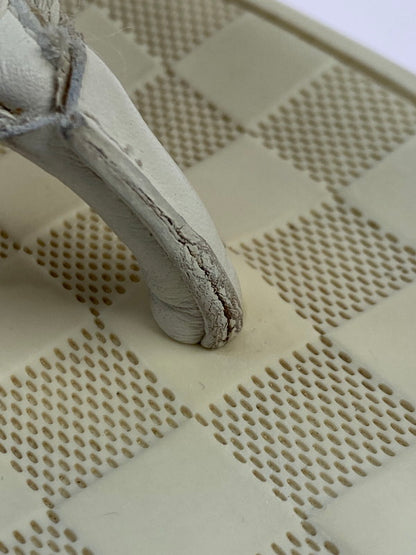 【現状渡し品】【メンズ】 LOUIS VUITTON ルイ・ヴィトン ダミエ トング ラバー ビーチサンダル FD0094 メンズ サンダル 183-250914-em-61-min サイズ：7 カラー：ホワイト系 万代Net店