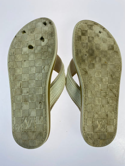 【現状渡し品】【メンズ】 LOUIS VUITTON ルイ・ヴィトン ダミエ トング ラバー ビーチサンダル FD0094 メンズ サンダル 183-250914-em-61-min サイズ：7 カラー：ホワイト系 万代Net店