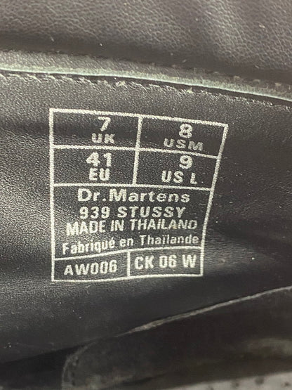 【中古品】【メンズ】 STUSSY ステューシー × DR.MARTINS ドクターマーチン 27584001 939 BOOT BLACK 靴 シューズ ブーツ 164-250906-AS-16-min サイズ：US8 カラー：ブラック 万代Net店