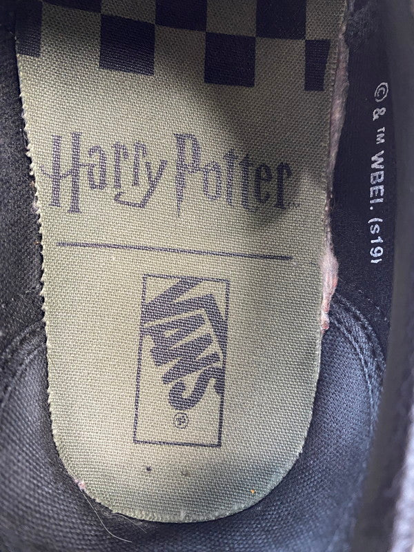 【中古品】【メンズ】 VANS バンズ HARRY POTTER ハリー・ポッター 別注 コラボ ERA スリザリン SLYTHERIN VN0A4BV4VXQ エラ スニーカー 靴 162-250909-kk-40-min カラー：GREEN&BLACK 万代Net店