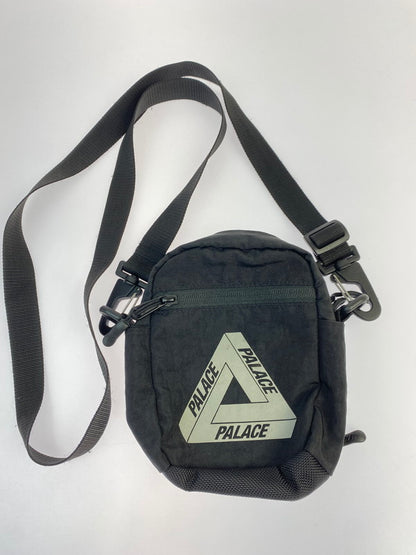 【中古品】【メンズ/レディース】 PALACE パレス SHOT 2 BAG ショット 2 バッグ ショルダーバッグ カバン 188-250917-yn-12-min カラー：ブラック 万代Net店