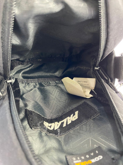 【中古品】【メンズ/レディース】 PALACE パレス SHOT 2 BAG ショット 2 バッグ ショルダーバッグ カバン 188-250917-yn-12-min カラー：ブラック 万代Net店