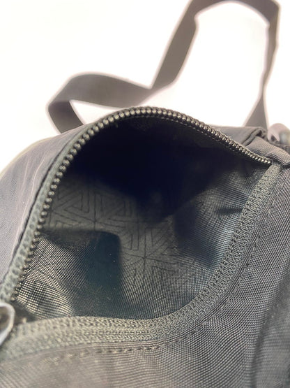 【中古品】【メンズ/レディース】 PALACE パレス SHOT 2 BAG ショット 2 バッグ ショルダーバッグ カバン 188-250917-yn-12-min カラー：ブラック 万代Net店