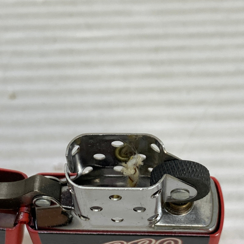 【中古美品】【メンズ/レディース】 ZIPPO ジッポ ZIPPO ジッポ ZIPPO CANADA THEY WORK ジッポ カナダ ゼイ ワーク USA製 オイルライター アクセサリー 喫煙具 2014年製造 インサイドユニット2015年製 206-250914-kk-07-min カラー：ブラック/レッド 万代Net店