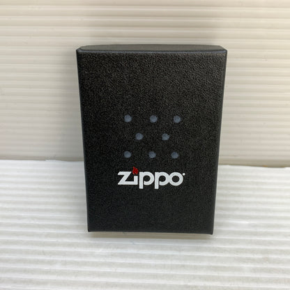 【中古美品】【メンズ/レディース】 ZIPPO ジッポ ZIPPO ジッポ ZIPPO CANADA THEY WORK ジッポ カナダ ゼイ ワーク USA製 オイルライター アクセサリー 喫煙具 2014年製造 インサイドユニット2015年製 206-250914-kk-07-min カラー：ブラック/レッド 万代Net店