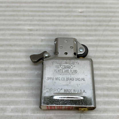 【中古美品】【メンズ/レディース】 ZIPPO ジッポ ZIPPO ジッポ LEATHER WRAP レザーラップ USA製 オイルライター アクセサリー 喫煙具 2012年製造 インサイドユニット2012年製 206-250914-kk-10-min カラー：ブラウン/シルバー 万代Net店