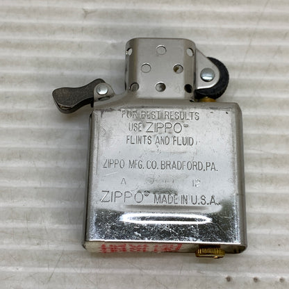 【中古美品】【メンズ/レディース】 ZIPPO ジッポ ZIPPO ジッポ MOON FOOT PRINT ムーン フットプリント USA製 オイルライター アクセサリー 喫煙具 2012年製造 インサイドユニット2012年製 206-250914-kk-15-min カラー：グレー 万代Net店