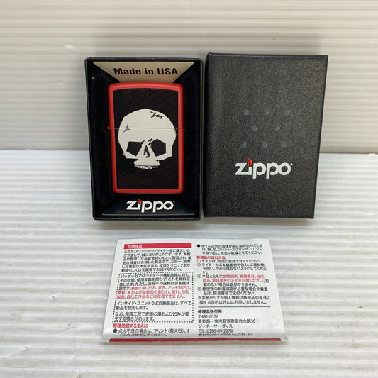 【中古美品】【メンズ/レディース】 ZIPPO ジッポ ZIPPO ジッポ SKULL DESIGN スカルデザイン ドクロ USA製 オイルライター アクセサリー 喫煙具 2015年製造 インサイドユニット2015年製 206-250914-kk-01-min カラー：ブラック/レッド 万代Net店
