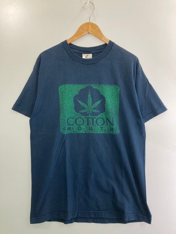 【現状渡し品】【メンズ】 ALSTYLE APPAREL&ACTIVEWEAR アルスタイル アパレル&アクティブウェア COTTON MOUTH MARIJUANA TEE USA製 プリントTシャツ 半袖 トップス 146-250916-kk-06-min サイズ：L カラー：ネイビー 万代Net店