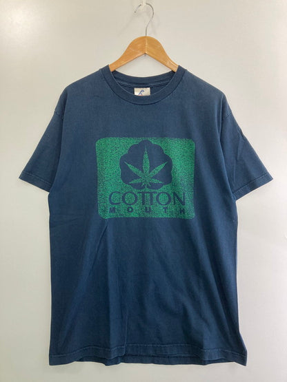 【現状渡し品】【メンズ】 ALSTYLE APPAREL&ACTIVEWEAR アルスタイル アパレル&アクティブウェア COTTON MOUTH MARIJUANA TEE USA製 プリントTシャツ 半袖 トップス 146-250916-kk-06-min サイズ：L カラー：ネイビー 万代Net店