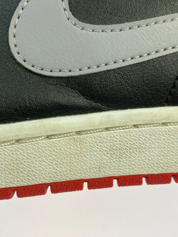 【中古品】【メンズ】 NIKE ナイキ AIR JORDAN 1 MID DQ8426-006 エア ジョーダン 1 ミッド スニーカー 靴 160-250919-kk-32-min カラー：BLACK-CEMENT GREY-FIRE RED 万代Net店
